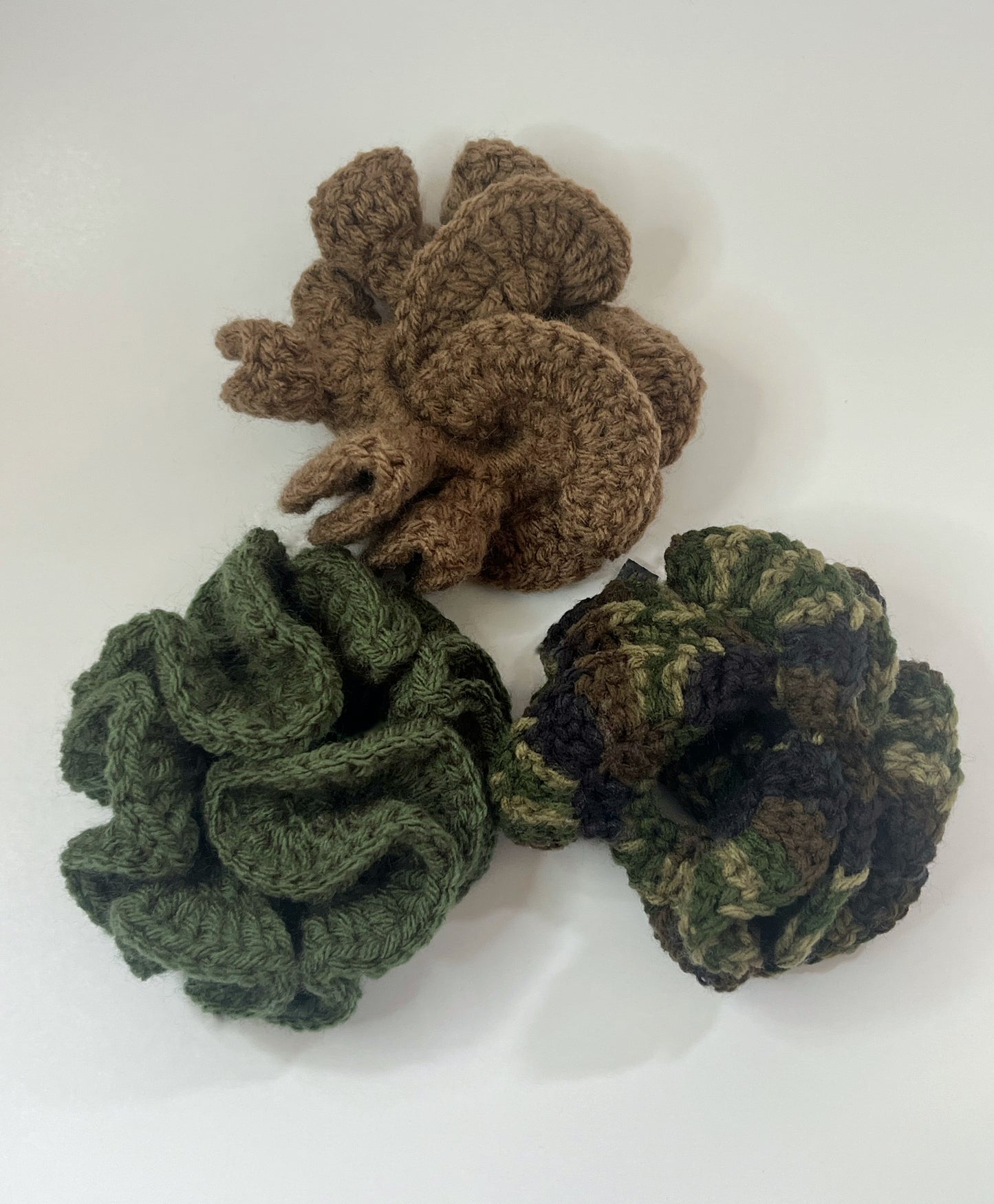 Crochet Ruffle Scrunchie